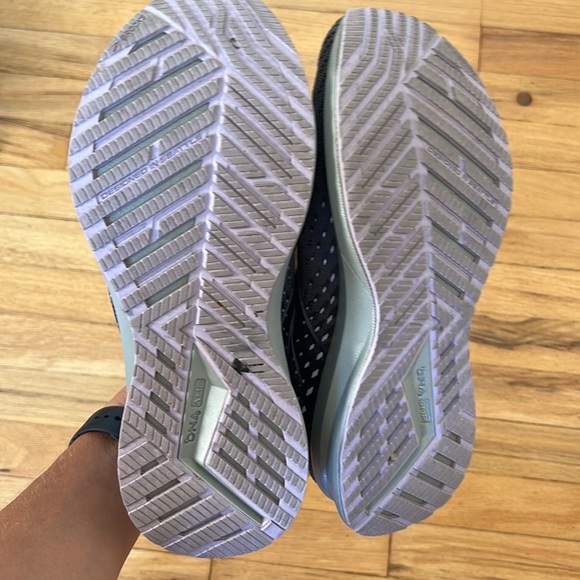 Brooks Levitate 5 Running Shoe. - Picture 4 of 6